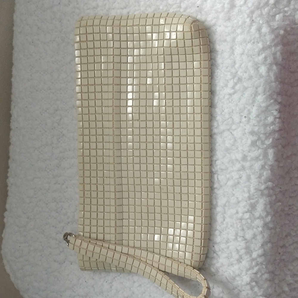 La Regale Ltd Wristlet